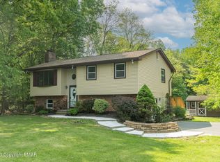 112 Stender Rd, Stroudsburg, PA 18360