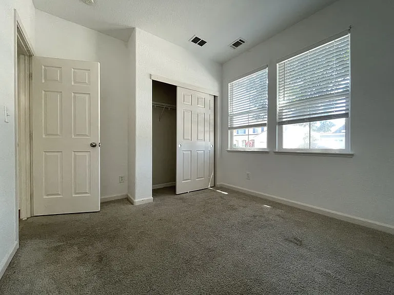 1426 Bello Dr — Photo 8