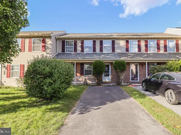 57 Chelmsford Dr, Marietta, PA 17547