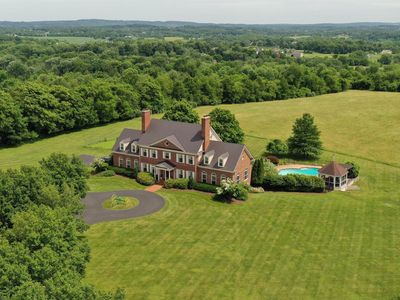 17686 Lakefield Rd, Round Hill, VA, 20141