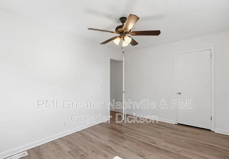704 McPherson Dr — Photo 19