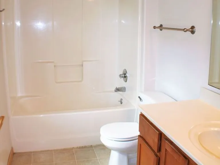 205 Sadler Ln — Photo 12