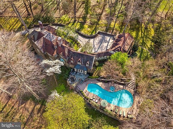 2nd image of 136 Gypsy Ln