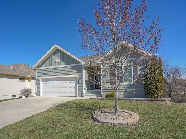 1817 Prairie Grass Dr, Raymore, MO 64083