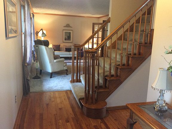 2nd image of 682 Oakhaven Dr