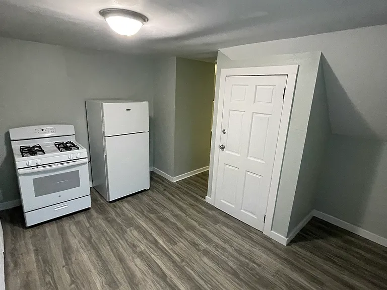 243 Grumbach Ave #2 — Photo 3