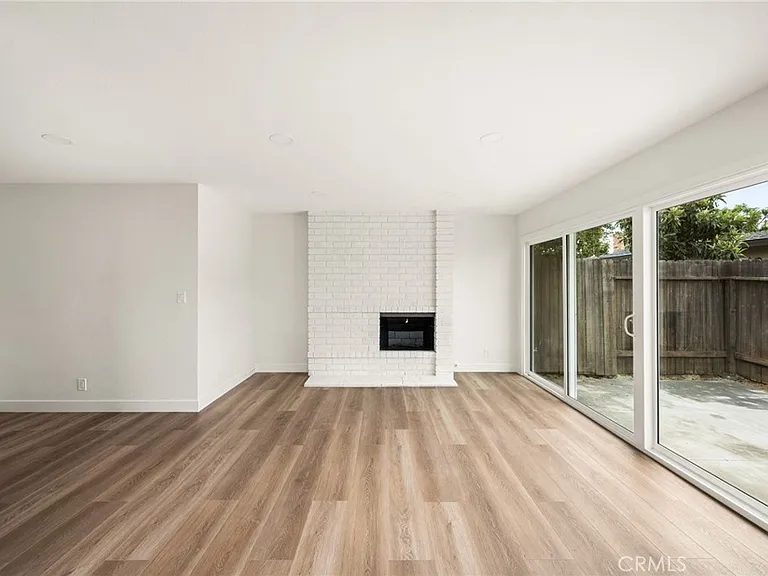 780 N Shattuck Pl — Photo 4