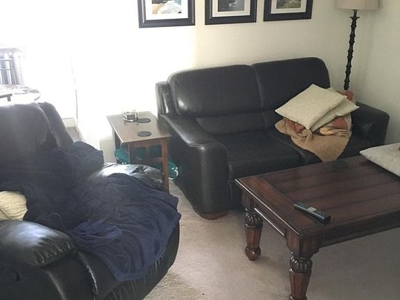 2nd image of 713 Pine St APT 4