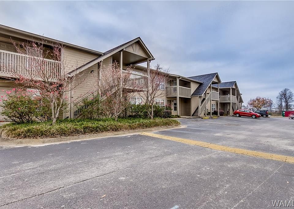 1st image of 210 15th St E APT 17