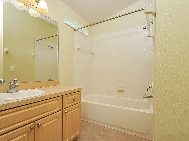 7426 Oxford Garden Cir — Photo 10