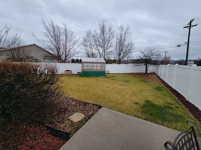 268 Empire Loop — Photo 4