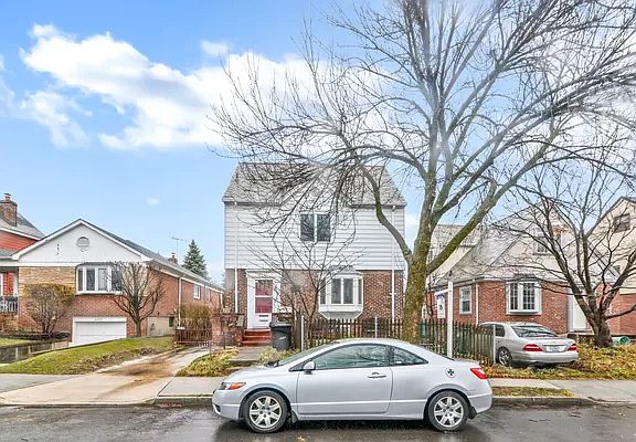 2nd image of 6435 Dieterle Cres