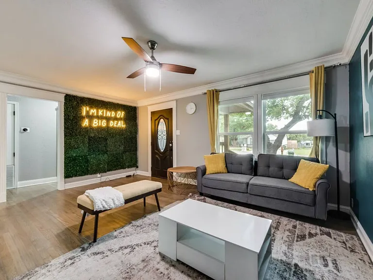 Circle Dr — Photo 12