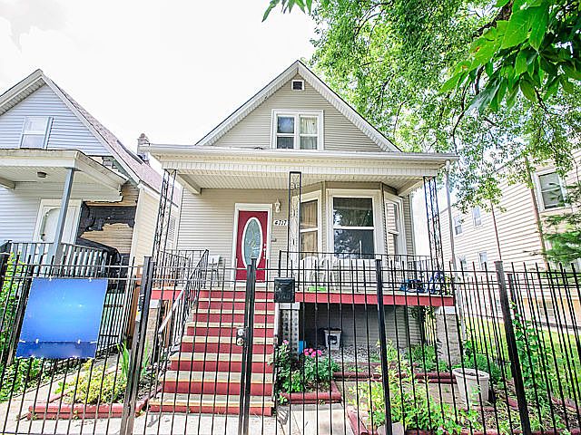 1st image of 4717 W Dickens Ave