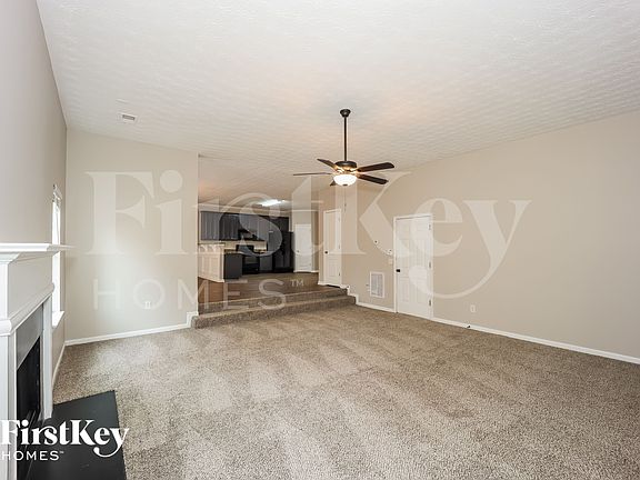 4th image of 855 Chapman St