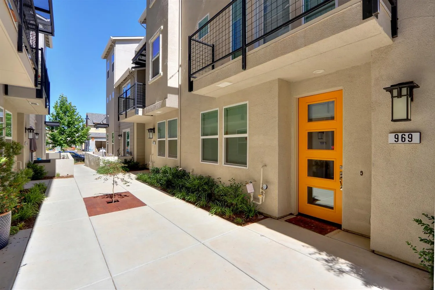 969 Legend Terrace photo 1