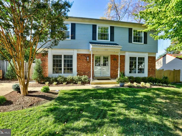 1323 April Way, Herndon, VA 20170