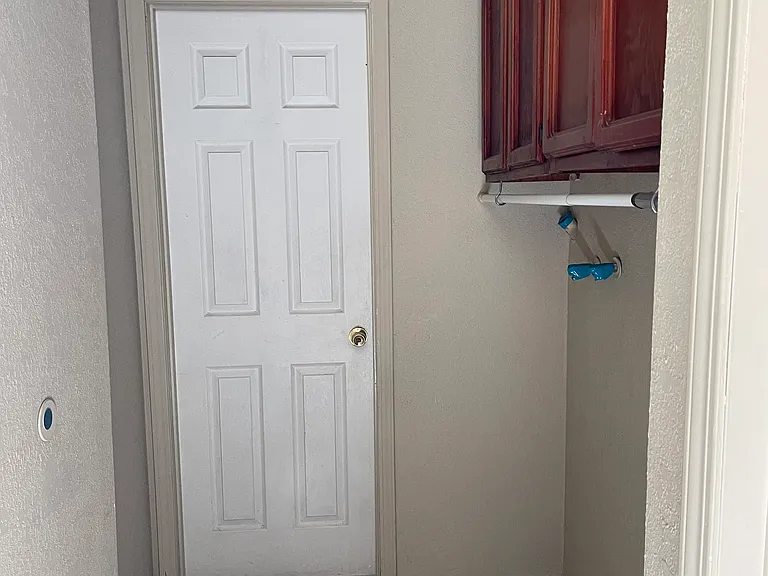 1021 S Downey Rd — Photo 1