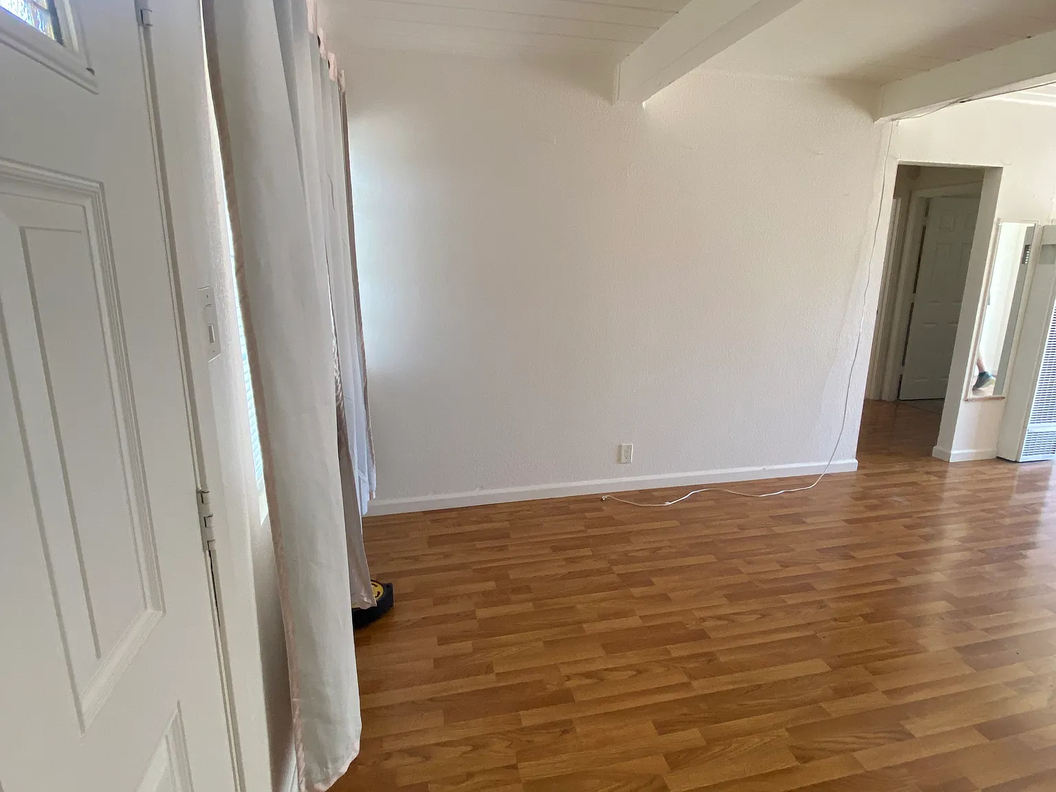 2 bed, 830 sqft, $3,100 — Photo 2