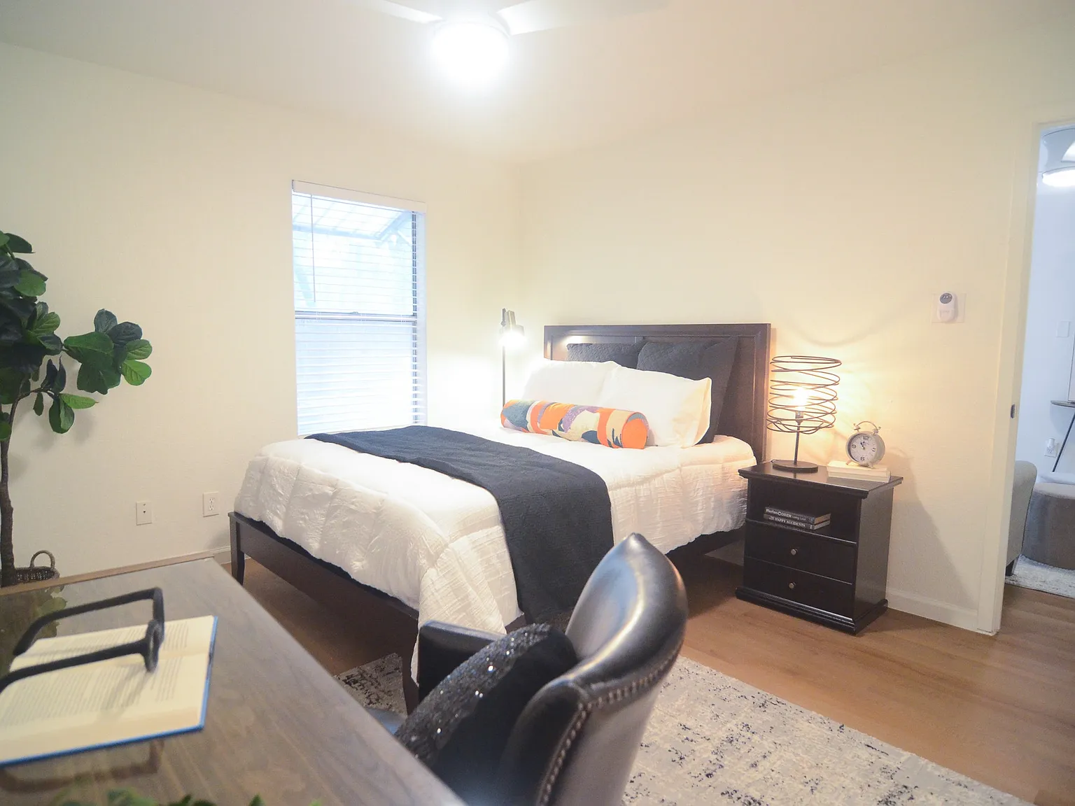 3204 Menchaca Rd — Photo 3