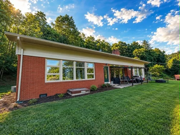 821 Ivy Hl, Harlan, KY 40831