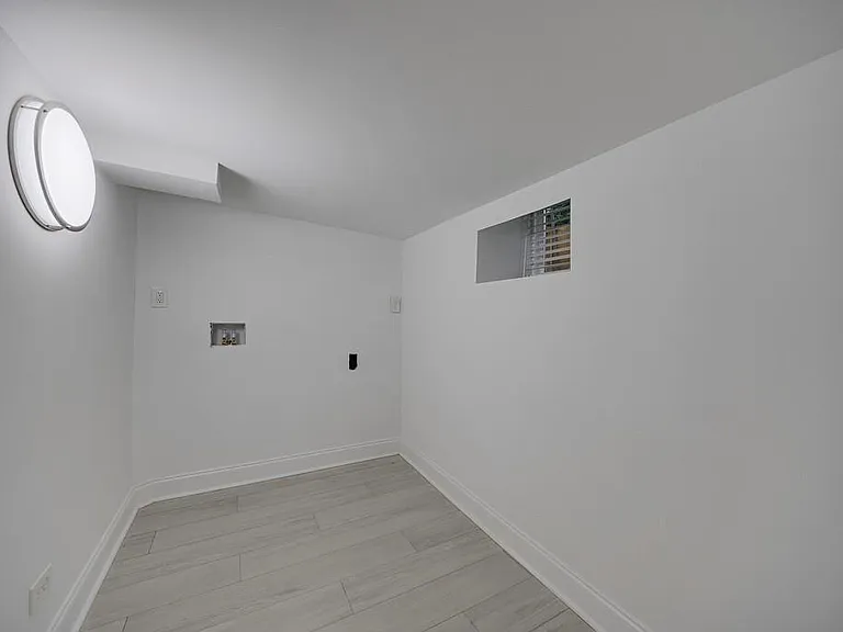 593 Lynnhaven Dr SW — Photo 38