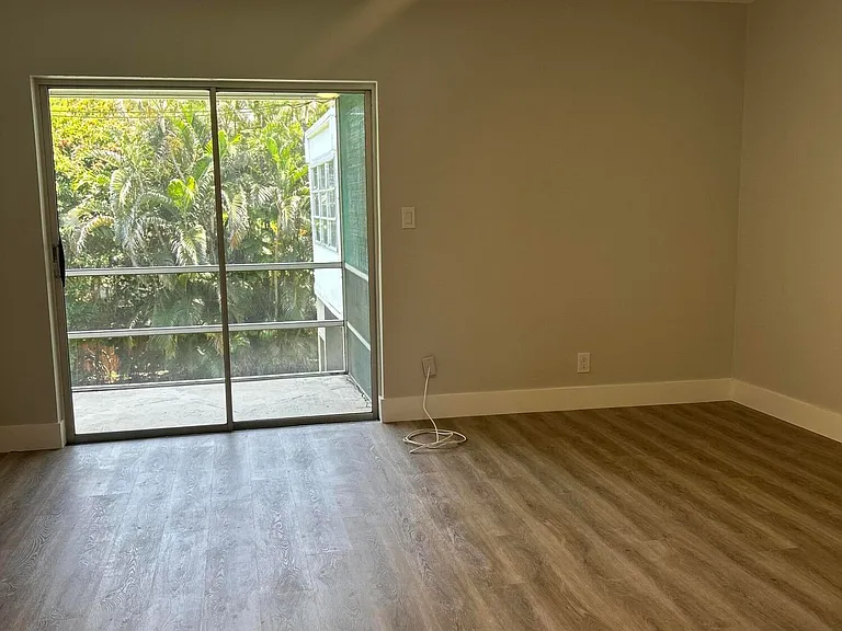 1980 Sunset Ave #12 — Photo 14