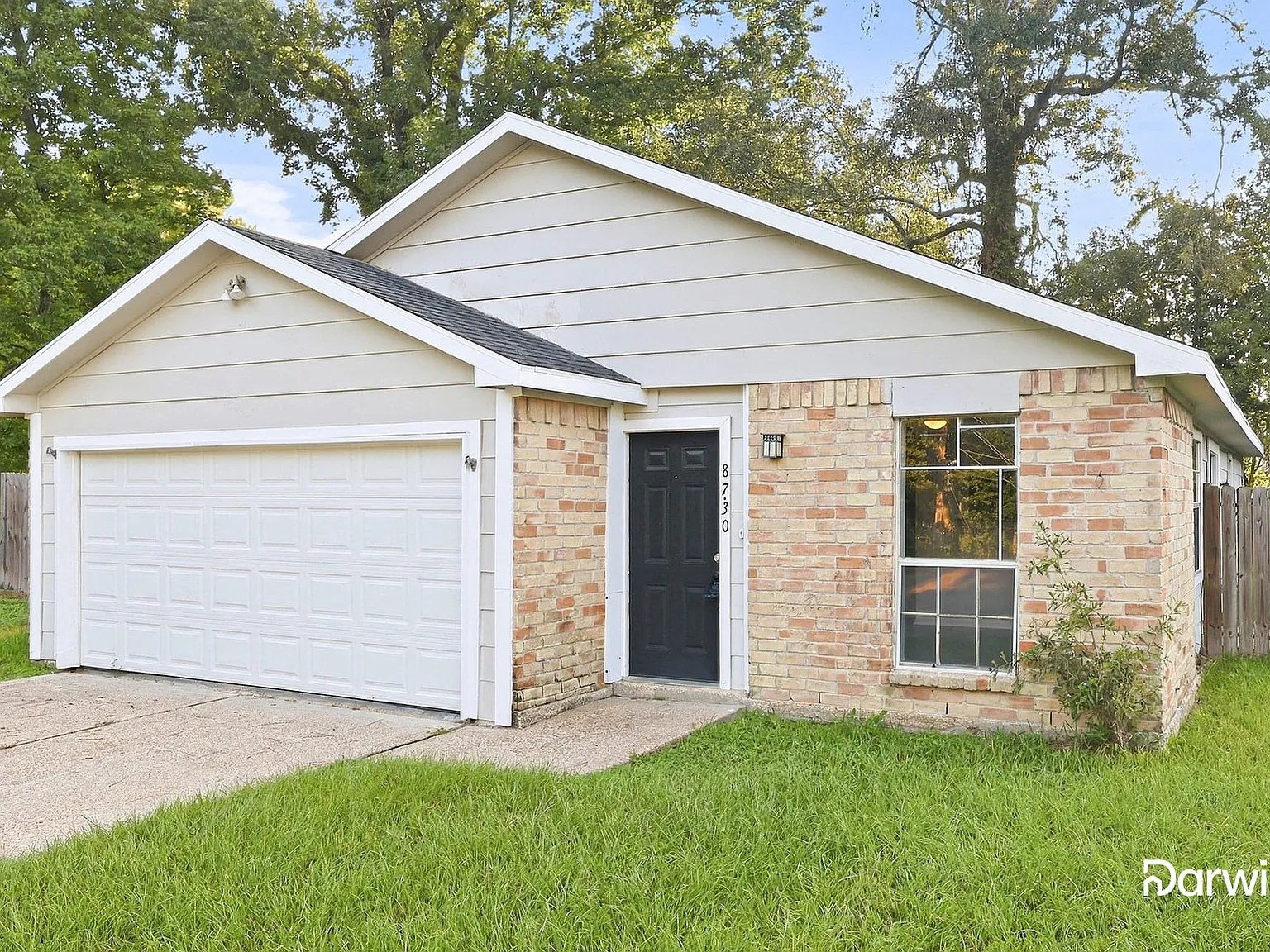 3 bed, 2.0 bath, 1306 sqft, $1,575 — Photo 2