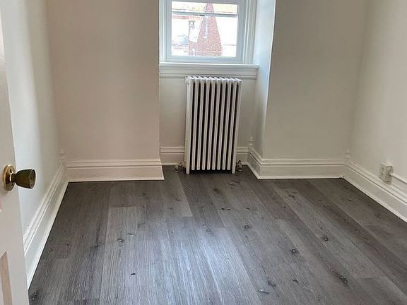 4th image of 142 N 12th St APT 3