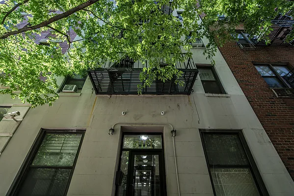 Rented by Sky Management | media 77