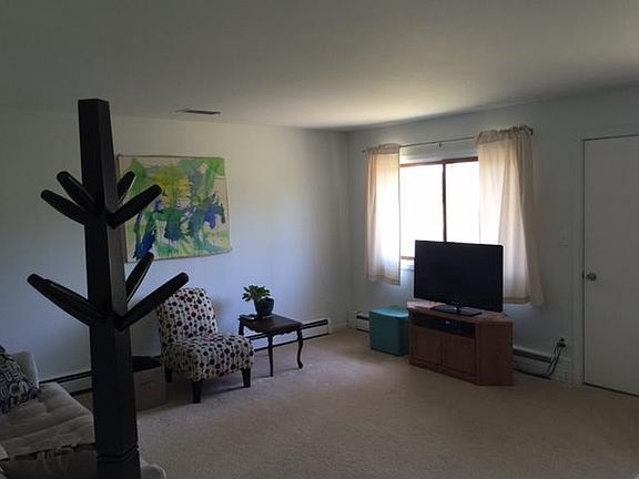 2nd image of 119 Birdie Ln