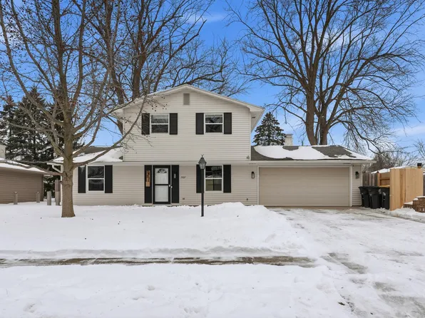 7437 Regina Dr, Fort Wayne, IN 46815