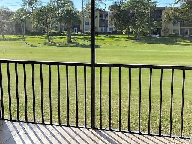 2 bed, 940 sqft, $1,600 — Photo 4