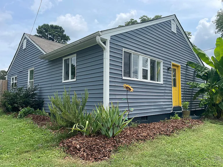 608 Lakeshore Dr — Photo 1