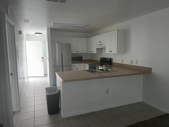 2nd image of 1003 Fox Lake Dr