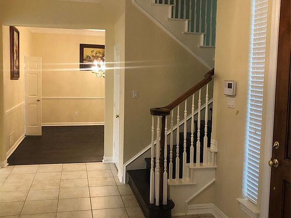 3rd image of 3828 Elgin Dr