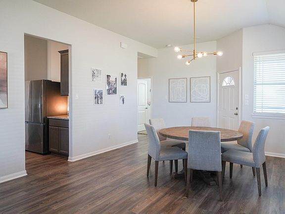 3rd image of 1115 Brahma Cir