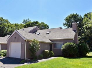 243 Sunwood Dr, Shelton, CT 06484
