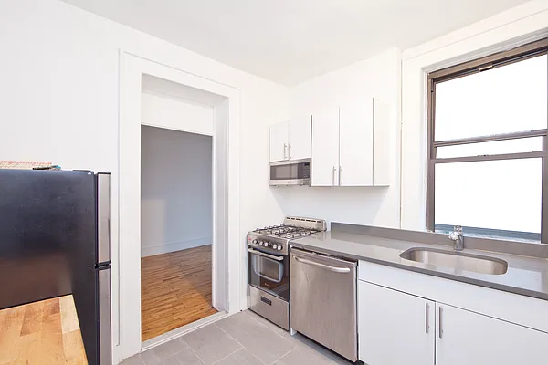 Rented by R New York | media 3