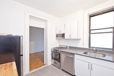 Rented by R New York