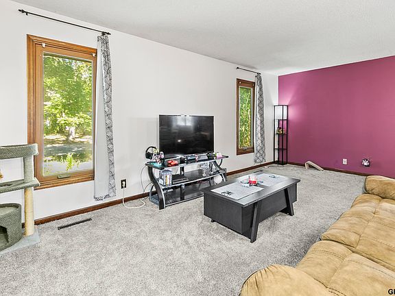3rd image of 3419 Allendale Dr