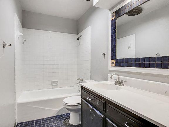 5th image of 3701 Oak Hill Dr