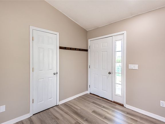 4th image of 94 Fawn Ln