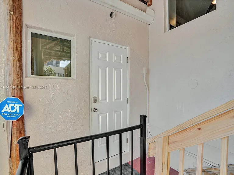 900 N Surf Rd #2 — Photo 45