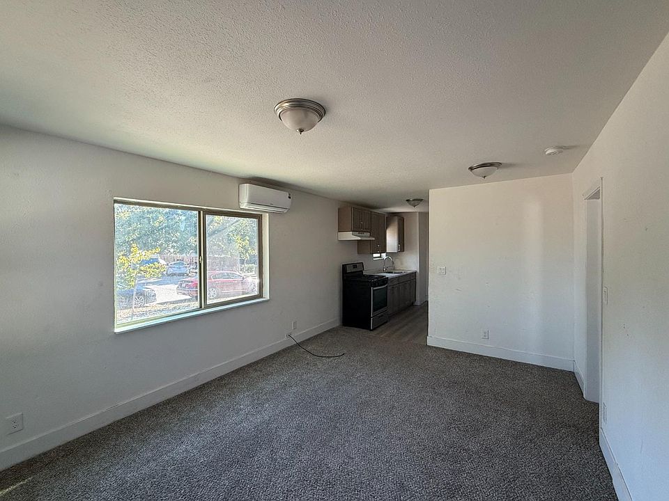 2nd image of 12948 Yosemite Blvd
