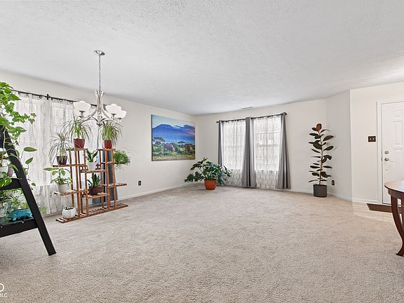 4th image of 10221 Tournon Dr