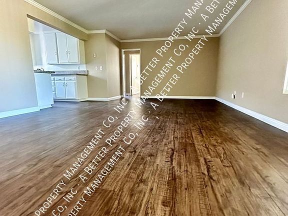 4th image of 4138 Hathaway Ave APT 4