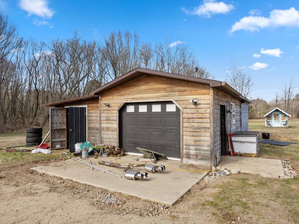 510 S John St, Mecosta, MI 49332