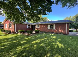 128 Woodlawn Dr, Chrisman, IL 61924