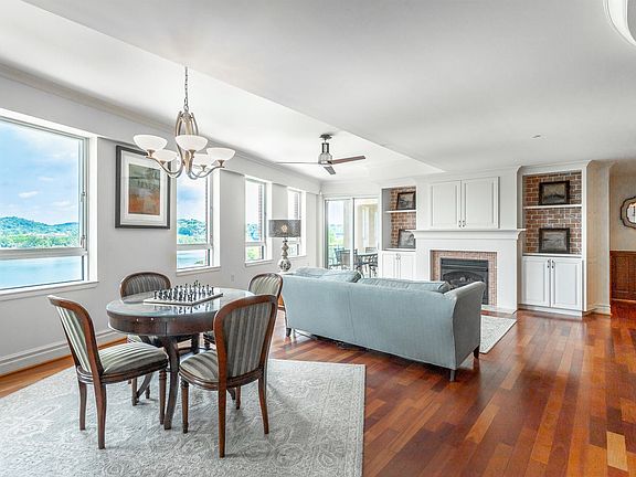 5th image of 191 Chestnut St APT 401